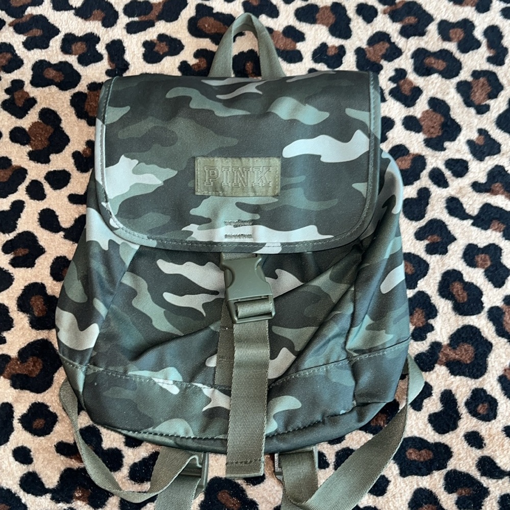 Victoria’s Secret/PINK camo drawstring backpack/knapsack